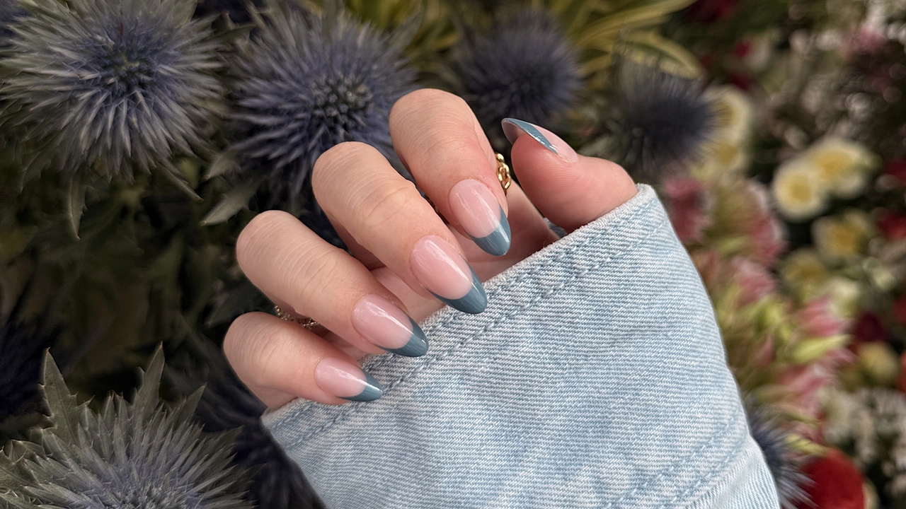 winter blue nails