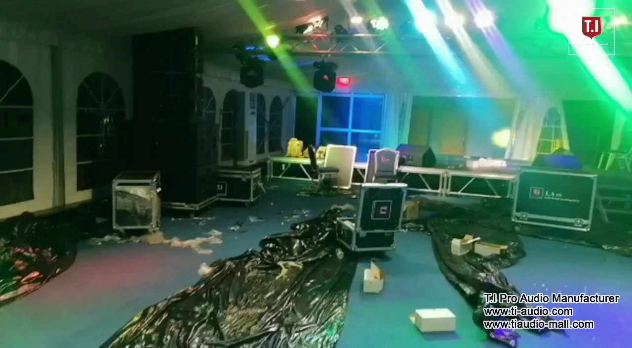 LA-210 in Nigeria church.音响灯光架子舞台都是我们的